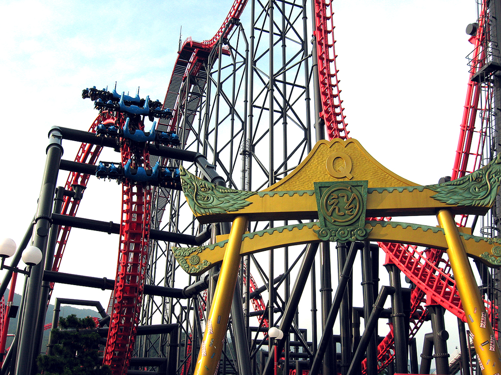 Eejanaika roller coaster at Fuji-Q Highland